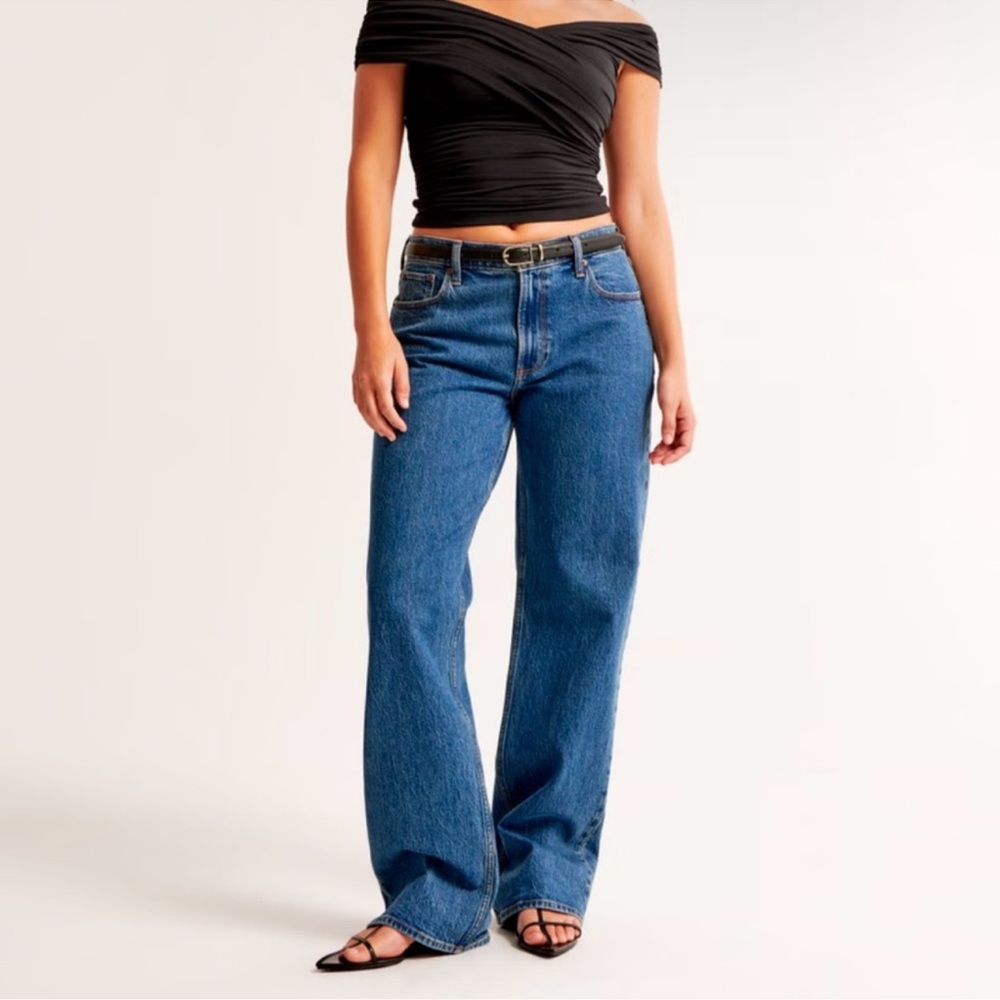 Abercrombie & Fitch Curve Love The 90s Baggy Low Rise Jean Size 29/8 Short